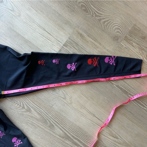 ULTRACOR x SoulCycle Scatter Skull Leggings Size Medium Women’s workout pants - Picture 7 of 10